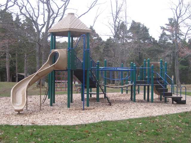 Fort-Wilkins-playground-mi